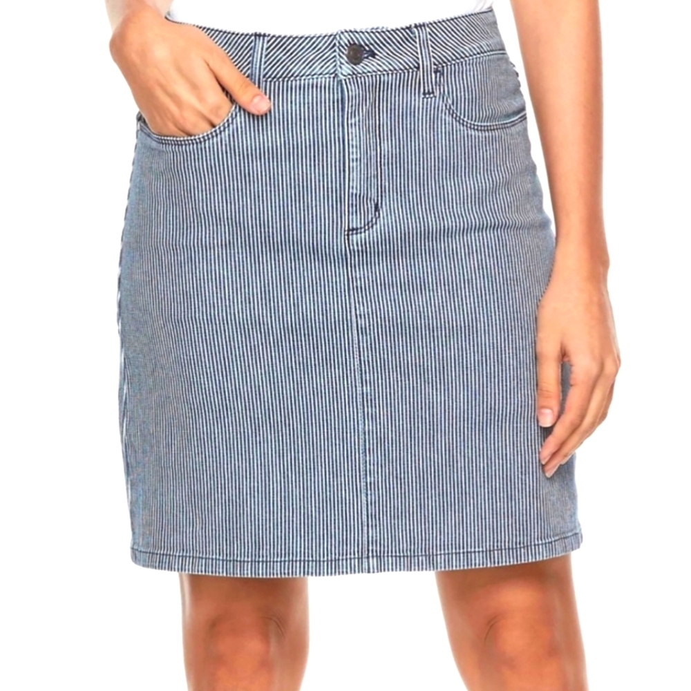 Croft&Barrow Skort stretch railroad blue&white pinstriped cotton spandex Sz  14